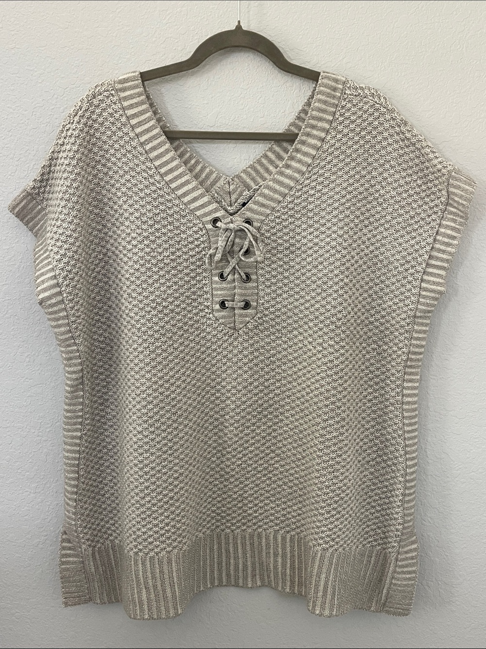 Isaac Mizrahi Live Women’s L Silver Gray Lace Up Knit Poncho Sweater Vest